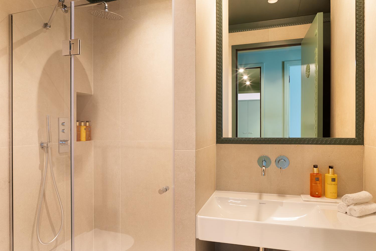 Paris Home Collection Serviced Apartments In Opera - Rue Saint-Lazare Dış mekan fotoğraf